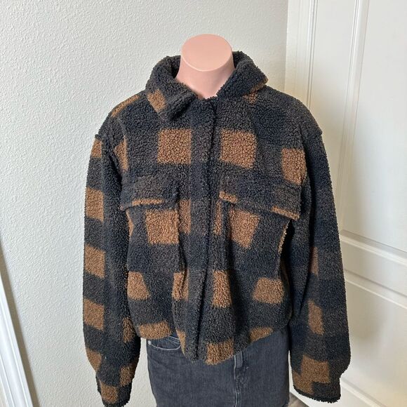 H&M Sherpa Teddy Cropped Cozy Checkered Fleece Jacket Sz M - Picture 1 of 4